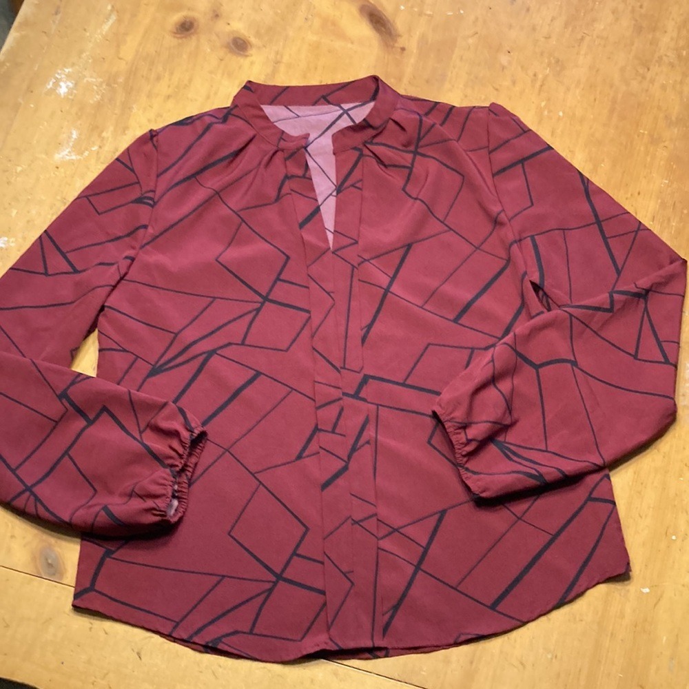 SHEIN Burgundy Lagenlook Geometric Print Split Neck Blouse Size L Casual Chic - Picture 5 of 6